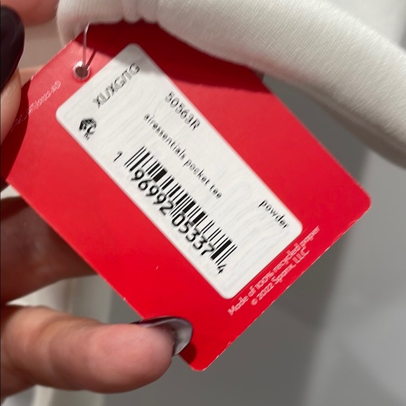 SPANX airessentials croptop - Picture 2 of 2